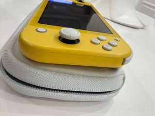 Nintendo Switch Lite Gialla
