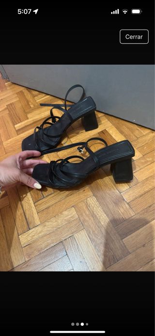 Sandalias de tacón negras