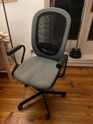 Silla de oficina gris