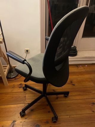 Silla de oficina gris