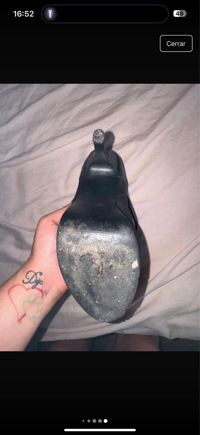 Tacones de aguja negros con plataforma