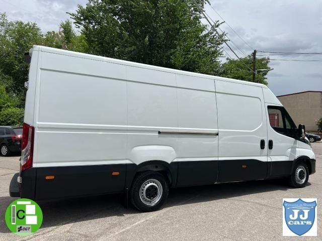 IVECO Daily 2.3 TD 35S 16 A8 V 4100H2 16 M3 