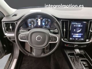 Volvo V60 2.0 D3 Momentum Pro Auto