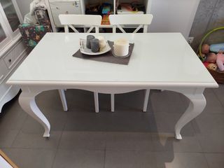 Mesa salón / comedor. Muy buen estado