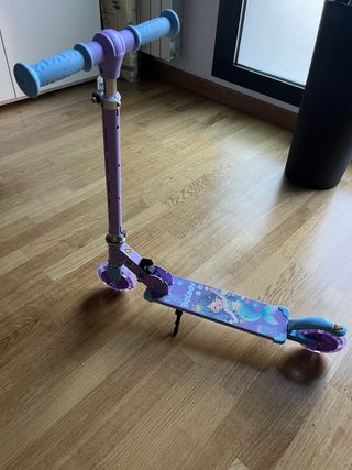 Patinete infantil con luces