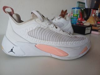 Zapatillas Jordan (NIKE) Baloncesto Blancas niña