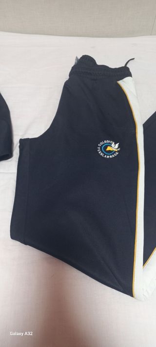 Chándal Colegio Fuenlabrada Talla 14 Años