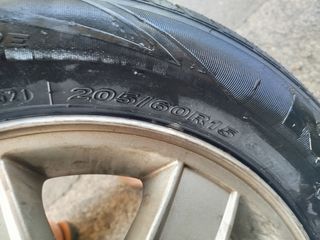 Neumático con llanta 205/60R15