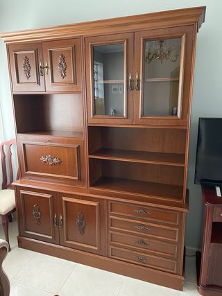 Mueble de salón madera y cristal