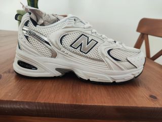 New Balance 530 Plata y Blanco