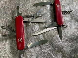 2 Victorinox Mountaineer e Camper