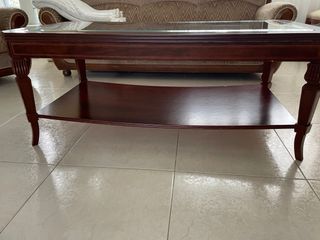 Mesa de centro de madera y cristal