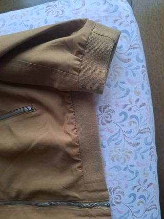 Chamarra bomber café tela fina