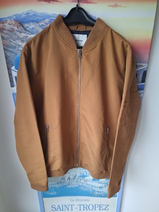 Chamarra bomber café tela fina