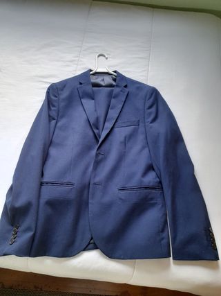 Traje azul talla 46
