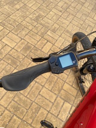 Bicicleta Eléctrica Mondraker Thundra Roja