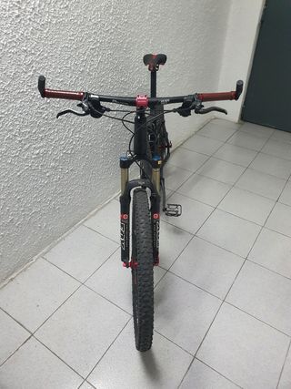 Bicicleta Cube AMS 130