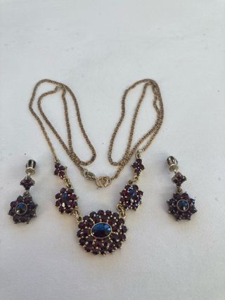 Conjunto Granate Checoslovaco Collar y Pendientes