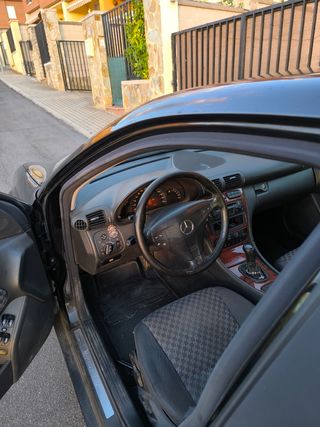 Mercedes-Benz Clase C 2003