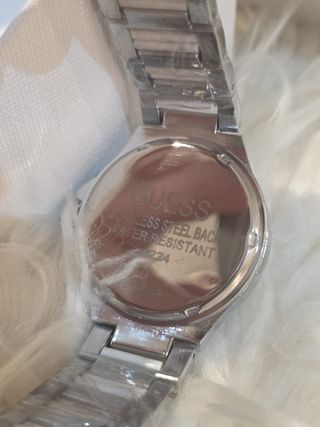 Reloj Guess Cuarzo Plateado waterprof