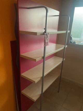 Escritorio con zapatero y estantería por separado