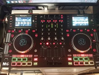 Controladora DJ Numark NVII Negra, 