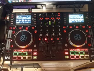 Controladora DJ Numark NVII Negra, 