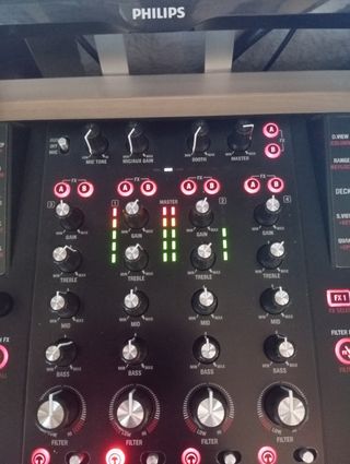 Controladora DJ Numark NVII Negra, 