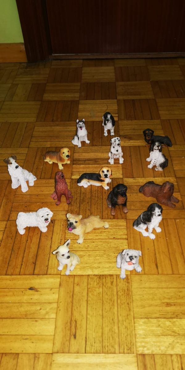 Colección de 16 Perritos de decoración 