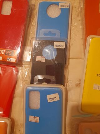 Custodie per cellulari Xiaomi, vendute separatamente