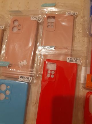 Custodie per cellulari Xiaomi, vendute separatamente