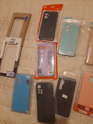 Custodie per cellulari Xiaomi, vendute separatamente