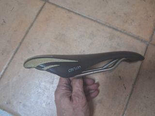 Sillín Velo Carbon Negro