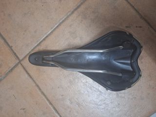 Sillín Velo Carbon Negro