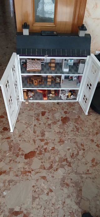 Casa de muñecas estilo victoriano con   accesorios