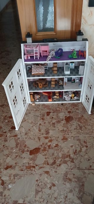 Casa de muñecas estilo victoriano con   accesorios