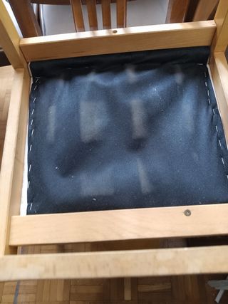 Mesa de comedor extensible de madera y ocho sillas
