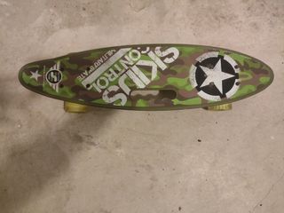 Monopatín Skate Camuflaje