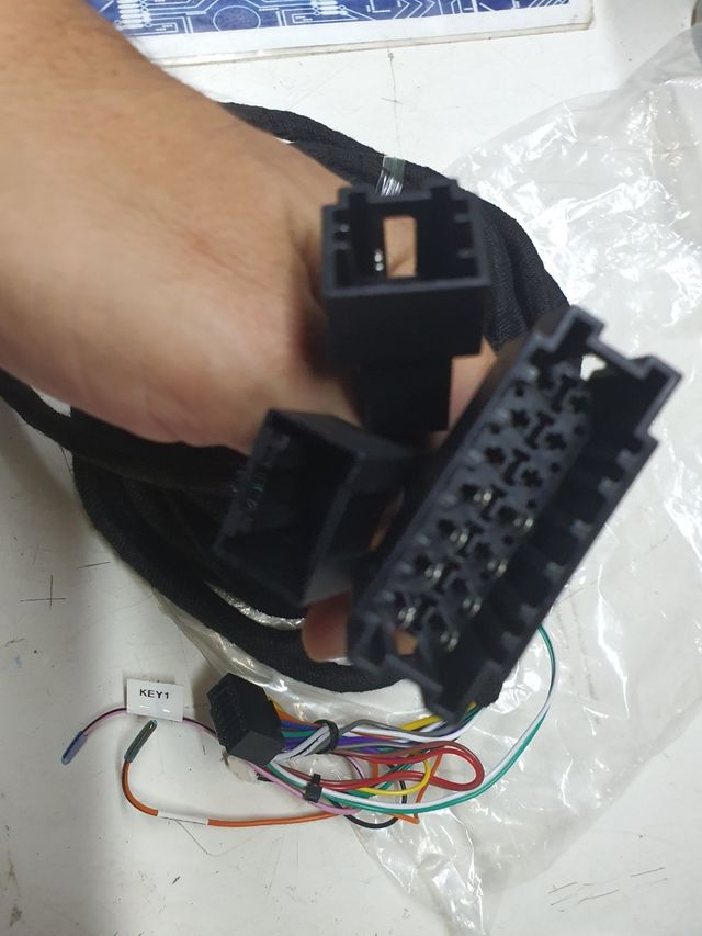 Cableado audio Mercedes W219 W211