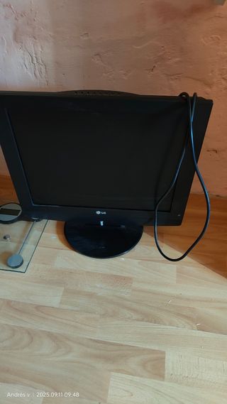 Monitor 20 TV LG Negro con Cable