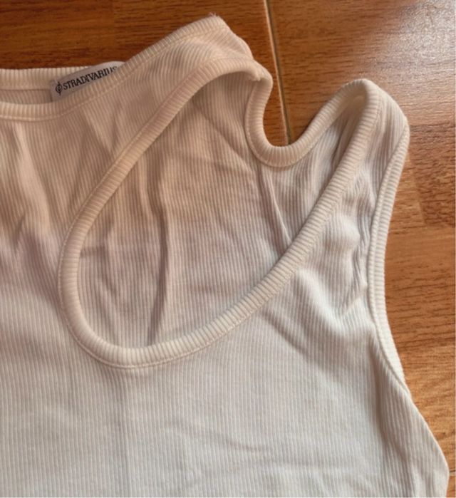 Camiseta asimétrica blanca