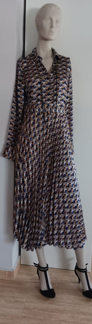 Vestido plisado estampado geométrico