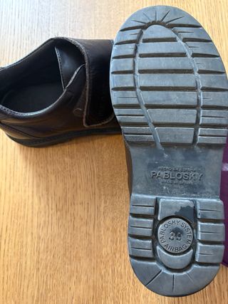 Zapatos Marrones Talla 39
zapatos uniforme 