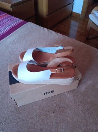 Sandalias RKS blancas talla 39