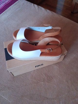 Sandalias RKS blancas talla 39