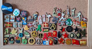 Pins Políticos y Culturales