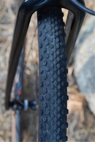 Bicicleta Gravel Giant Revolt