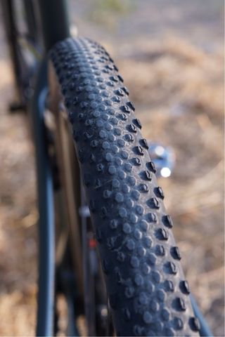 Bicicleta Gravel Giant Revolt