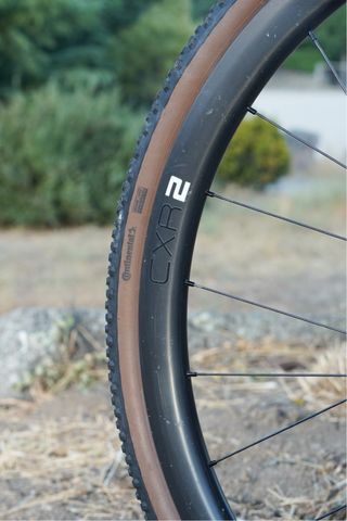 Bicicleta Gravel Giant Revolt