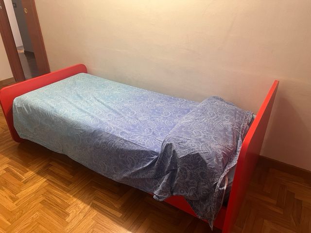 Letto singolo rosso